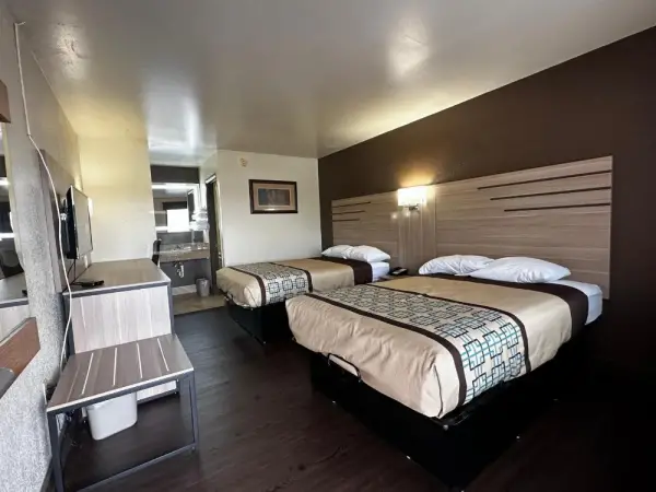Budget Inn Nassawadox 9